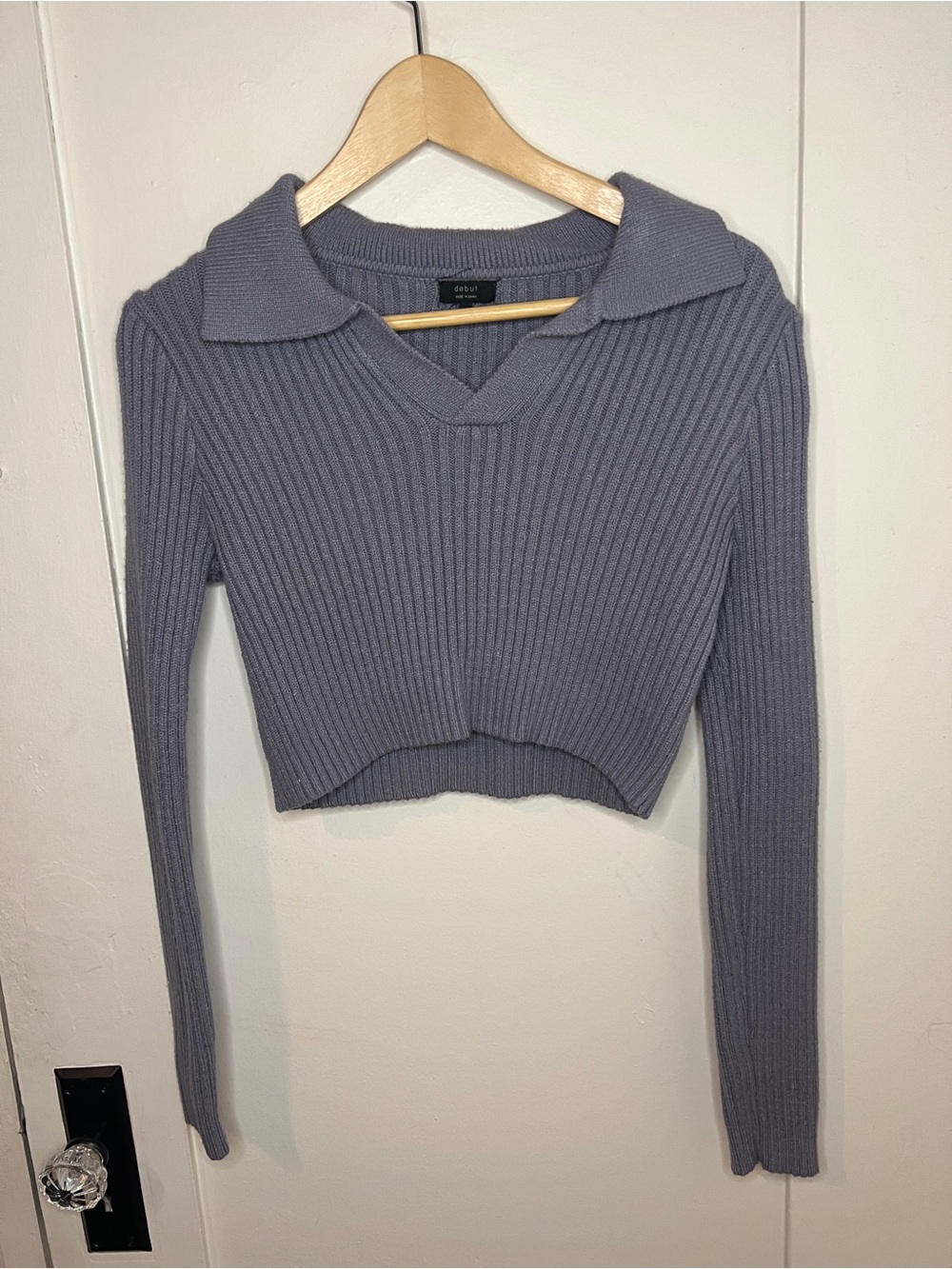 Debut Cropped Rib-Knit Collared V-Neck Top - Picture 2 of 5